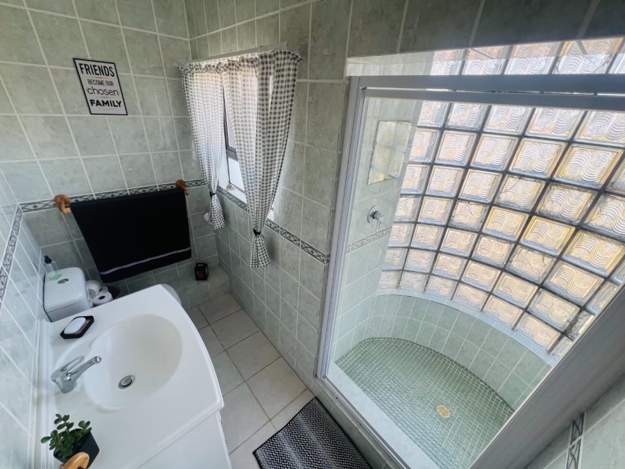8 Bedroom Property for Sale in Rooi Rivier Rif Western Cape